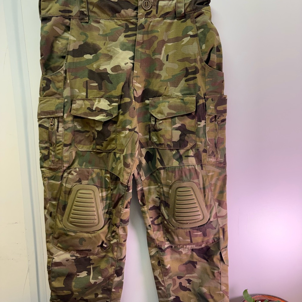 Airsoft/Paintball Tactical Camouflage Cargo Pants with Knee Pads